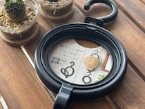 100均で見つけた「帽子掛け」の正解｜フックタイプがとにかく使いやすい！【ダイソー・セリア・キャンドゥ】