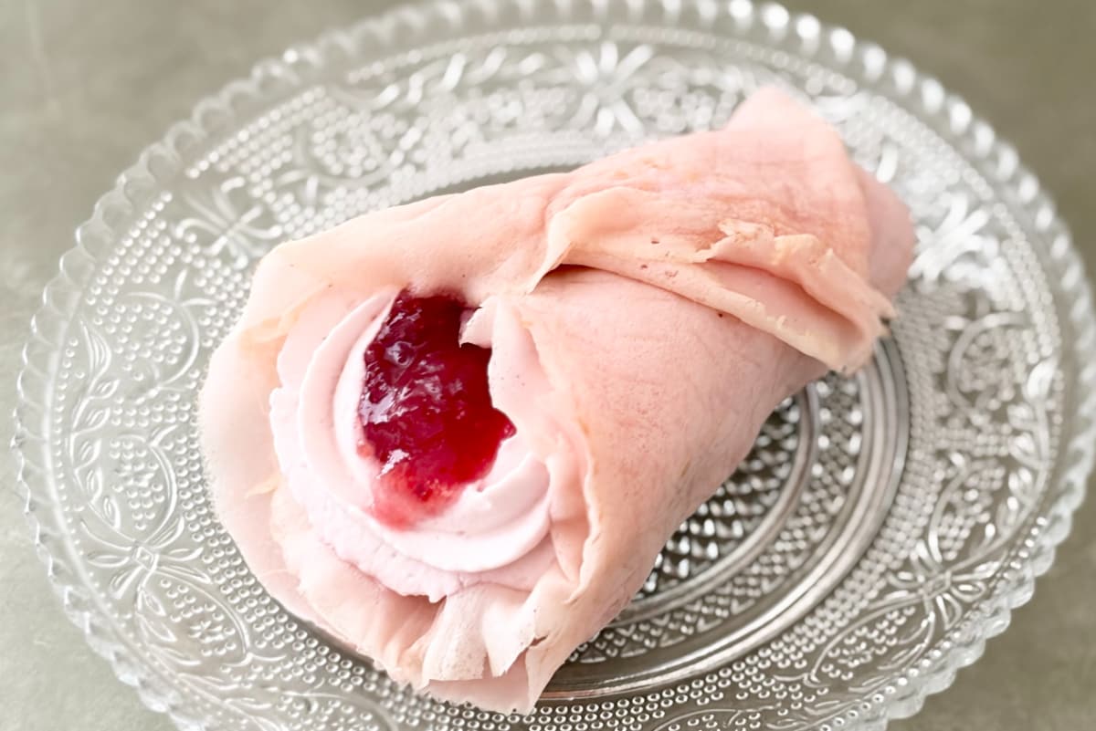 「とても桜の味」「苺ともマッチ」【セブン】春を感じる和洋折衷スイーツ