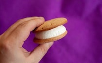 「しっとり×ほろほろ」シンプルで美味い【ローソン】の新食感スイーツ