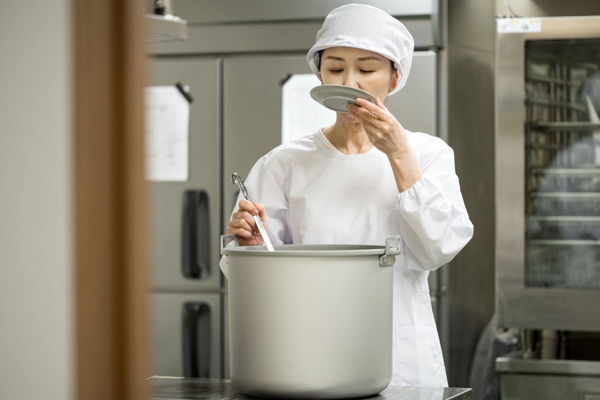 「こんな紙切れのせいで」と、お金さえ“目の敵”に……世帯年収600万・46歳女性、「完全な毒親」と言い切る実母への複雑すぎる心境