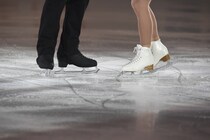 「ペアで初めて見た」りくりゅうが成し遂げた“五輪フィギュア史上初”にファン騒然！GPファイナル女王が母国で大技着氷に地元大興奮