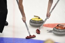 1次リーグ突破崖っぷち…カーリング女子日本代表の激闘。「完璧だ」青木祐奈の四大陸初出場初Vに海外メディアも狂喜乱舞！？