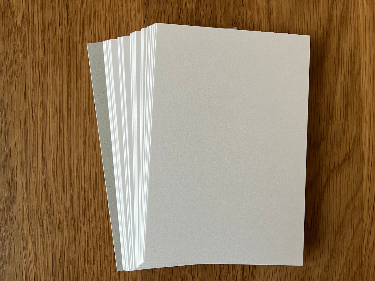 【100均】画用紙を10商品買い比べ!ダイソー・セリア・キャン★ドゥを写真付きでレビュー