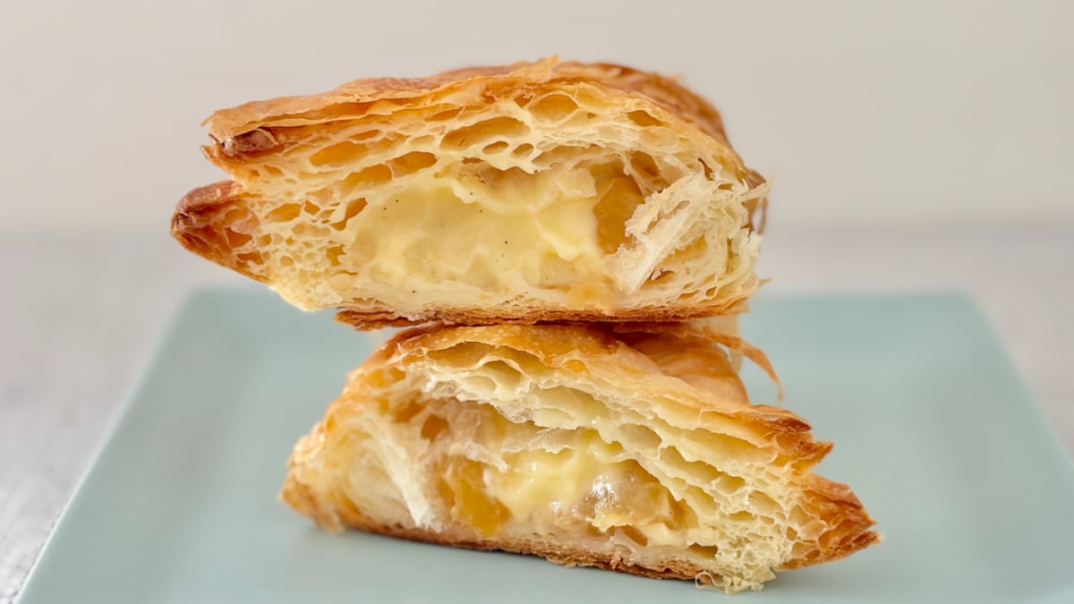 りんごのごろっと感とカスタードの甘みが贅沢！【ローソン】の新作パイ