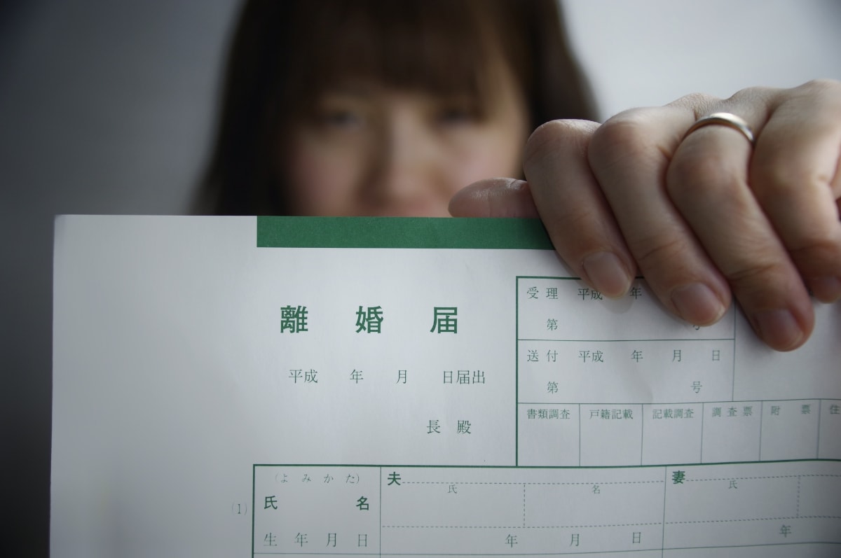 義母にだまされ、夫にも裏切られた……世帯年収900万・45歳女性が陥った夫婦の危機