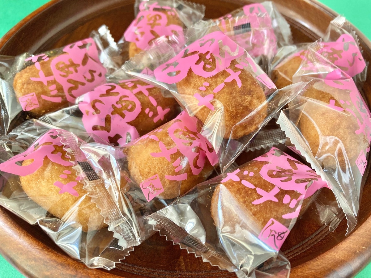 しっかりさくらの味わい！個包装が嬉しい！【カルディ】ひとくちサイズの「さくらあんドーナツ」