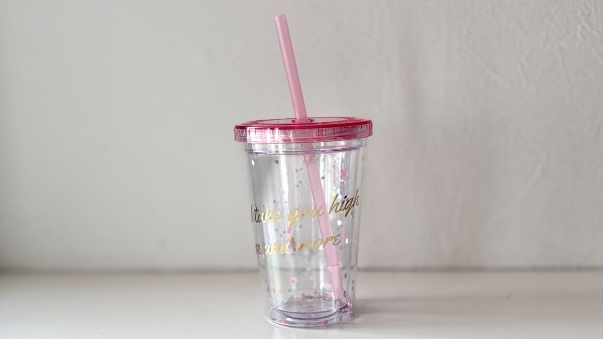 100均のタンブラーが想像以上で感動！ 蓋付きやストロー付きなど機能も十分
