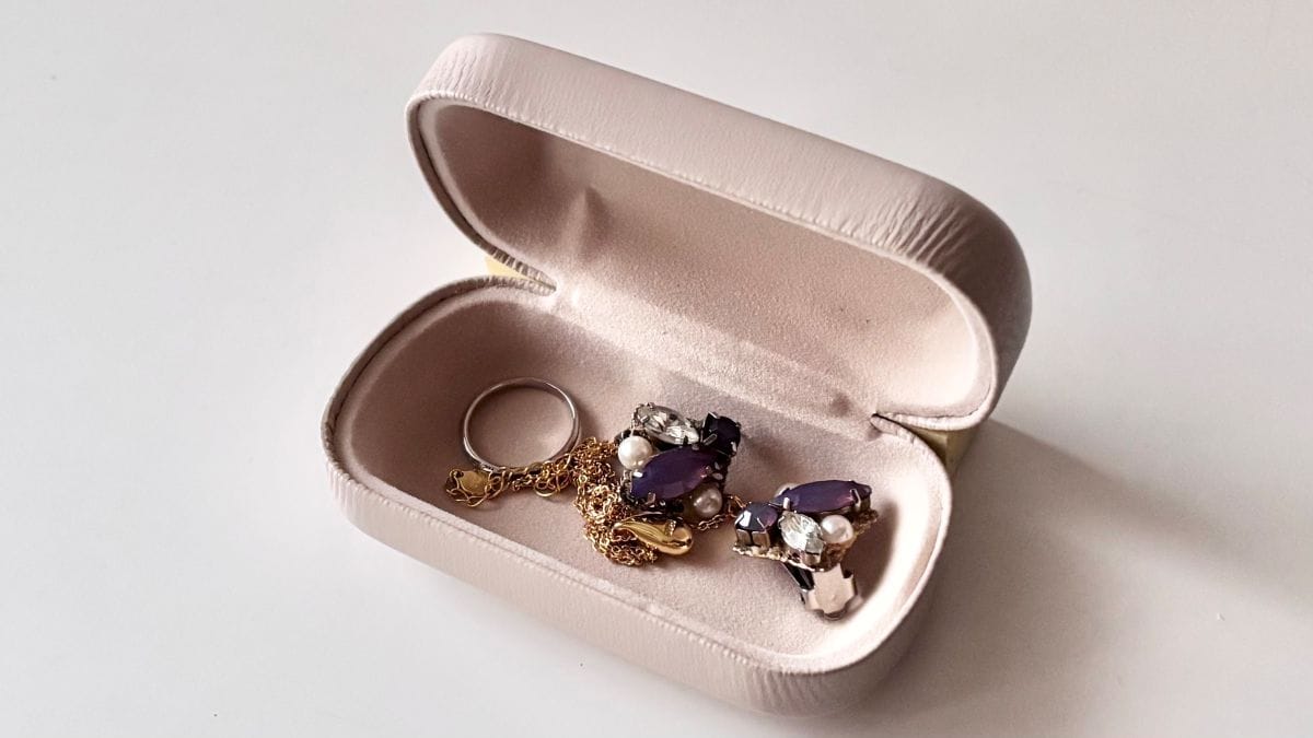 100均の「アクセサリーケース」が持ち運びにぴったり！おしゃれ＆高見えで気分も上がる♪