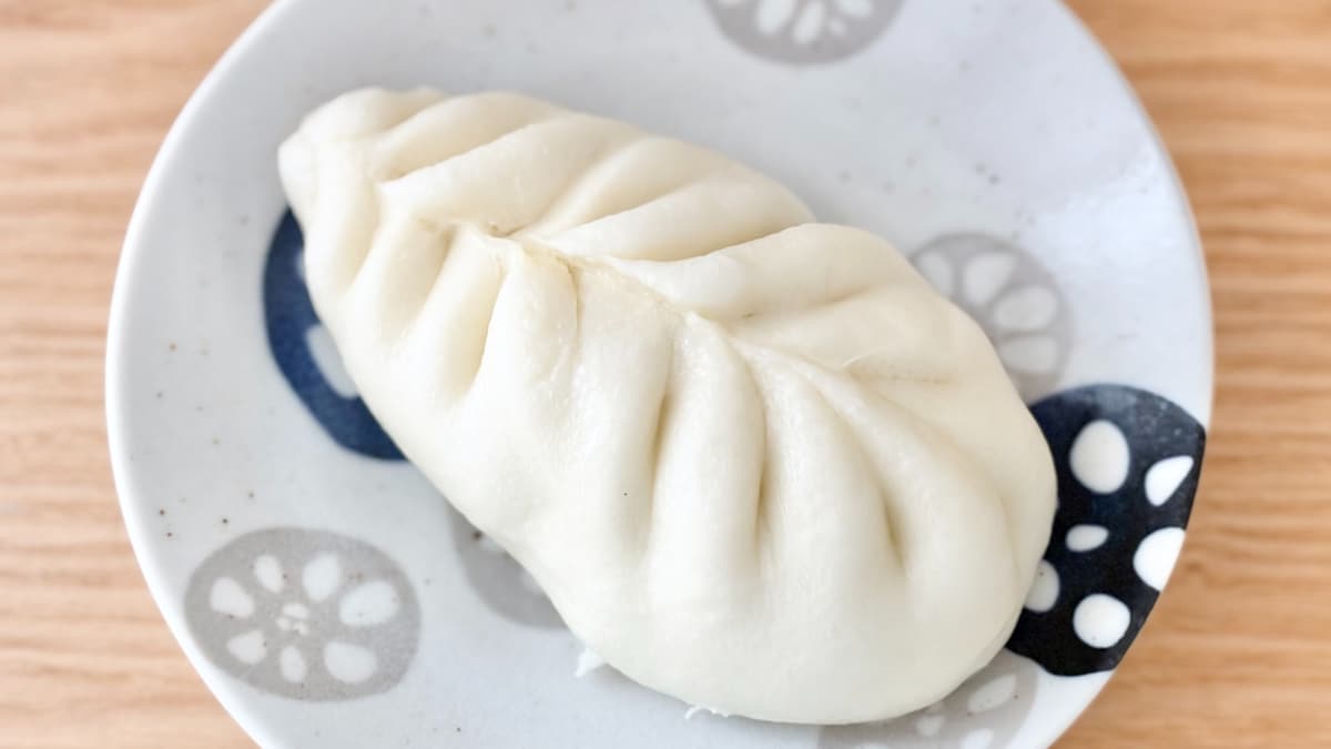 丸じゃない……だと?【ファミマ】の限定中華まんは外も中もいつもと違う