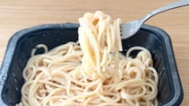 まろやかクリーミーな味に大満足！【ファミマ】の冷凍パスタを食べてみた