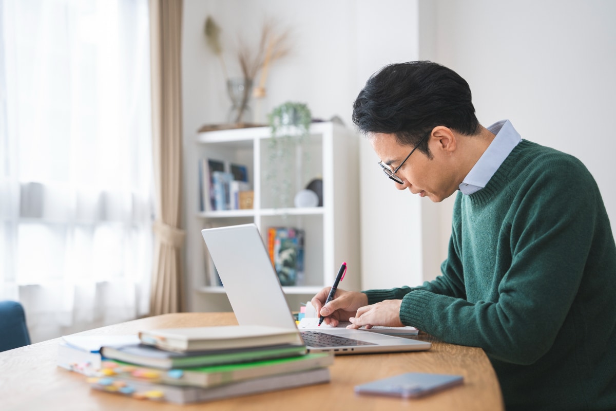 親しい友人との約束が一転！「ダッシュで逃げられてしまい」思わぬ負担に……年収450万・46歳男性が明かす大学時代の苦い記憶