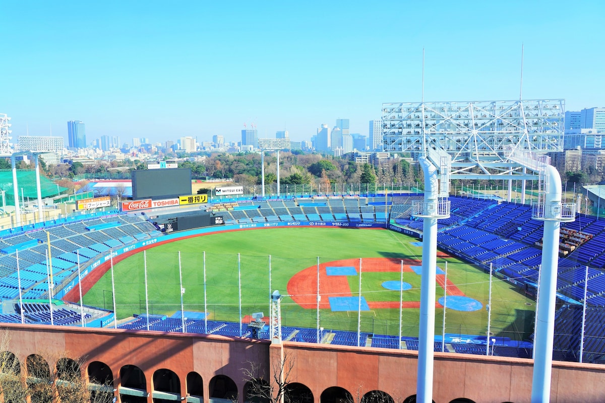 ヤクルト池山新監督が直面する「目玉不在」の危機!藤川球児監督の“独裁”と称される凄腕統制の裏側。キム・ヨナへの反応巡り韓国メディアは猛反論
