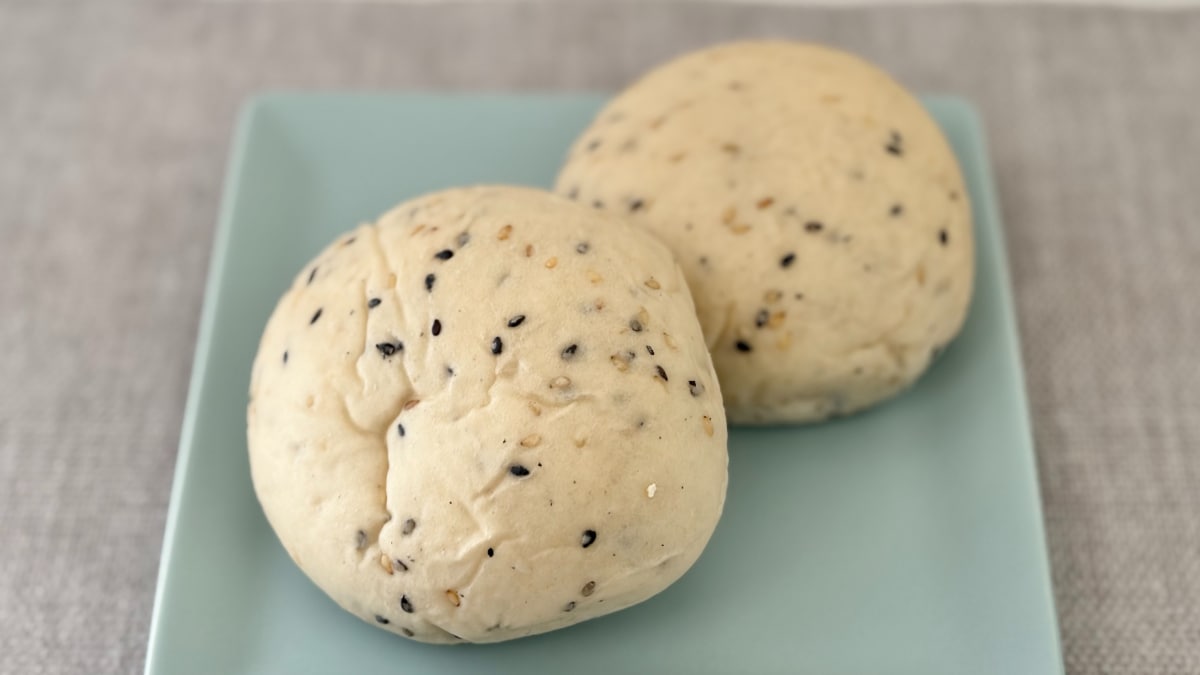 甘くないから朝食にもいいかも！【セブン】1個あたり80円のお得パン