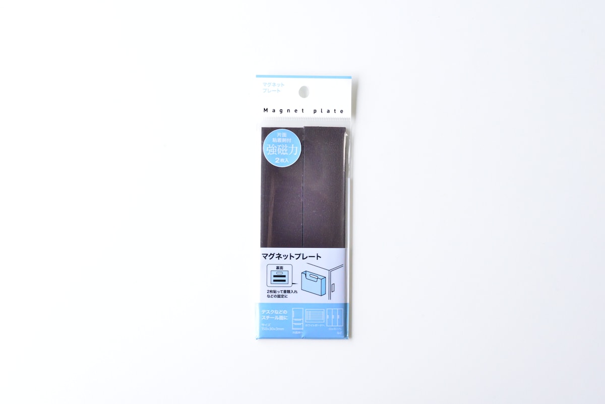 100均「マグネットシート」強力なのはどれ？【ダイソー・セリア】を検証！