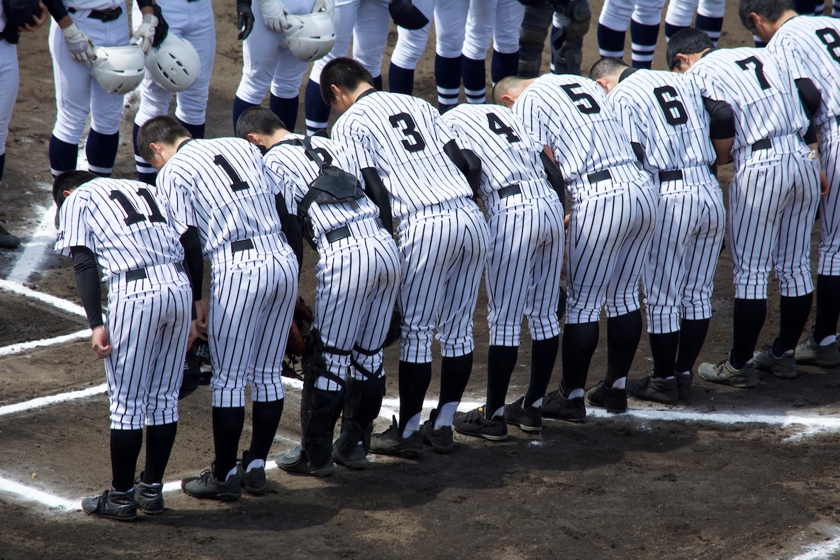 「敗者への礼節まで完璧」大谷翔平が韓国ベンチへ示した“脱帽の一礼”に敵国メディアも感服!一方で“最強打者”近藤健介が涙目の代打交代……異例の不振にネット騒然