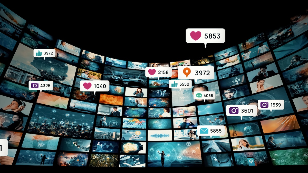 ジャッキー・チェンに抱っこされた少女の現在の姿に「スゲー！！」。そのほかわいせつ動画を販売した男たちの逮捕劇も