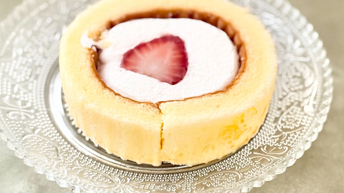 「これは買い」「みずみずしさもいい」【ローソン】の贅沢コラボケーキ