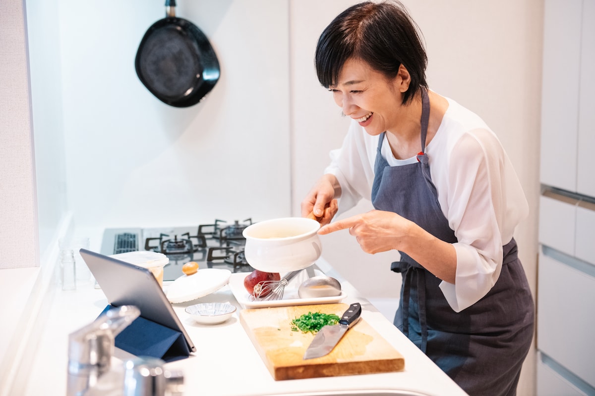 「鶏レバーと小松菜の炒め物」を作ってみた！そのほか超簡単に作れるレシピも紹介
