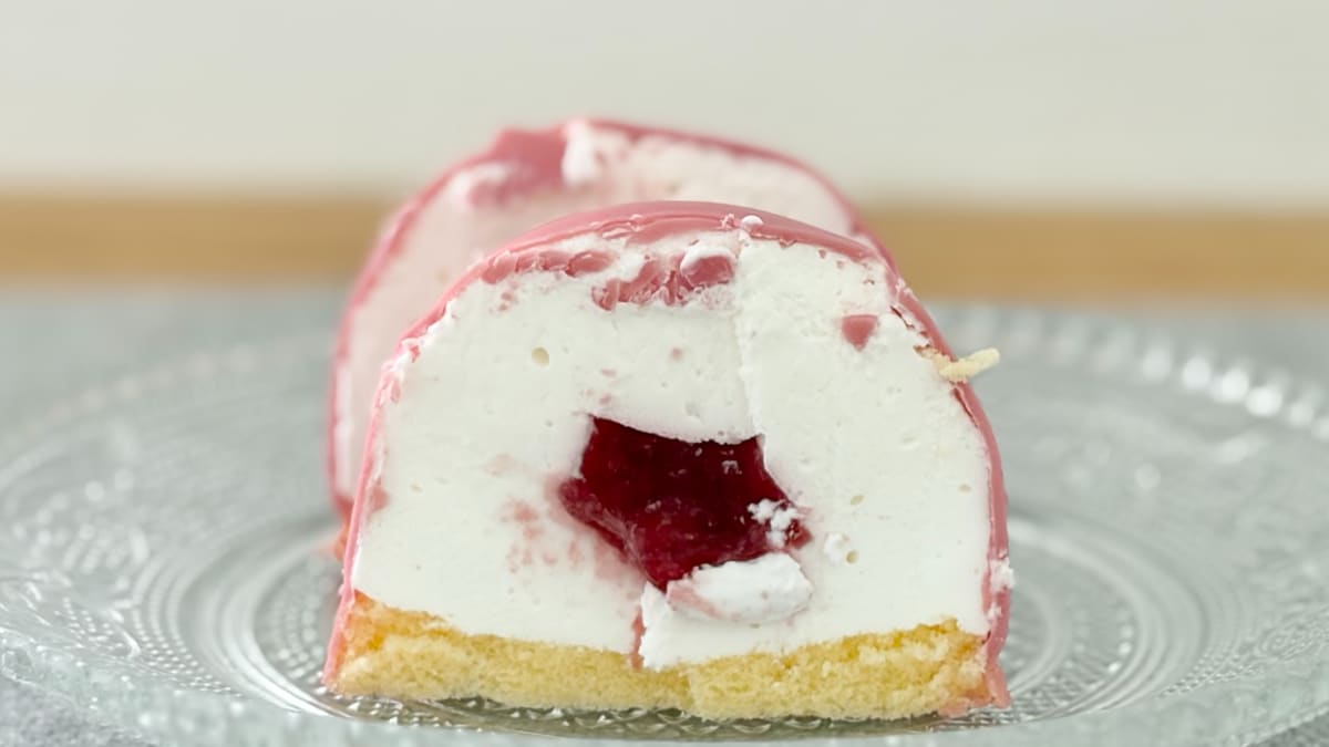 外はパリッ！中は「まるでマシュマロ」【ローソン】のコラボスイーツ