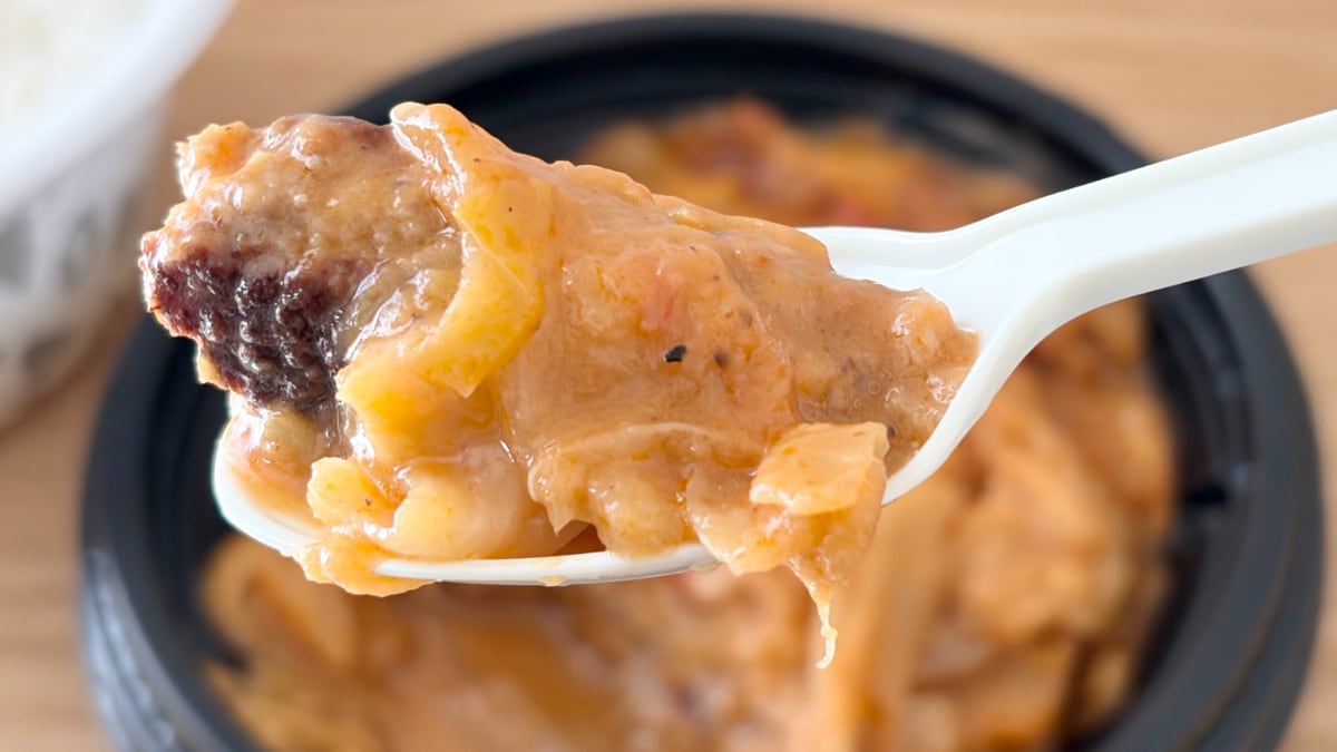 3月17日から期間限定で登場！【松屋】「煮込みキャベツのトマトハンバーグ」の味は？