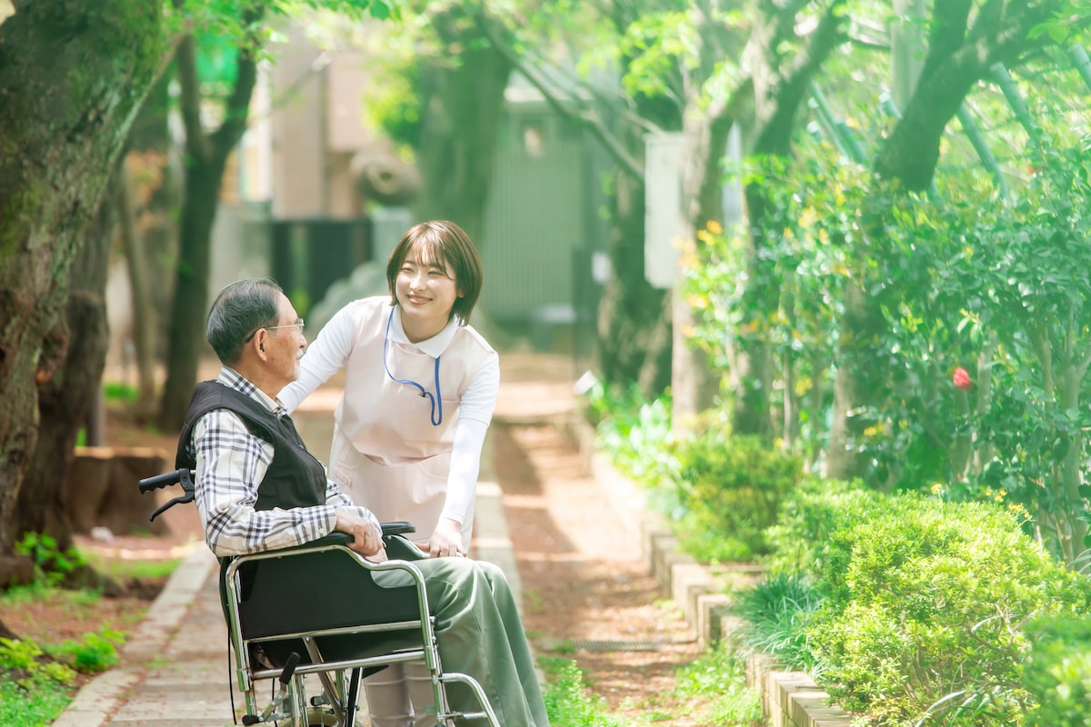 認知症の父が「強制退去」!高級マンション生活の57歳が選んだ離婚のワケと、13年2千万の介護費の現実