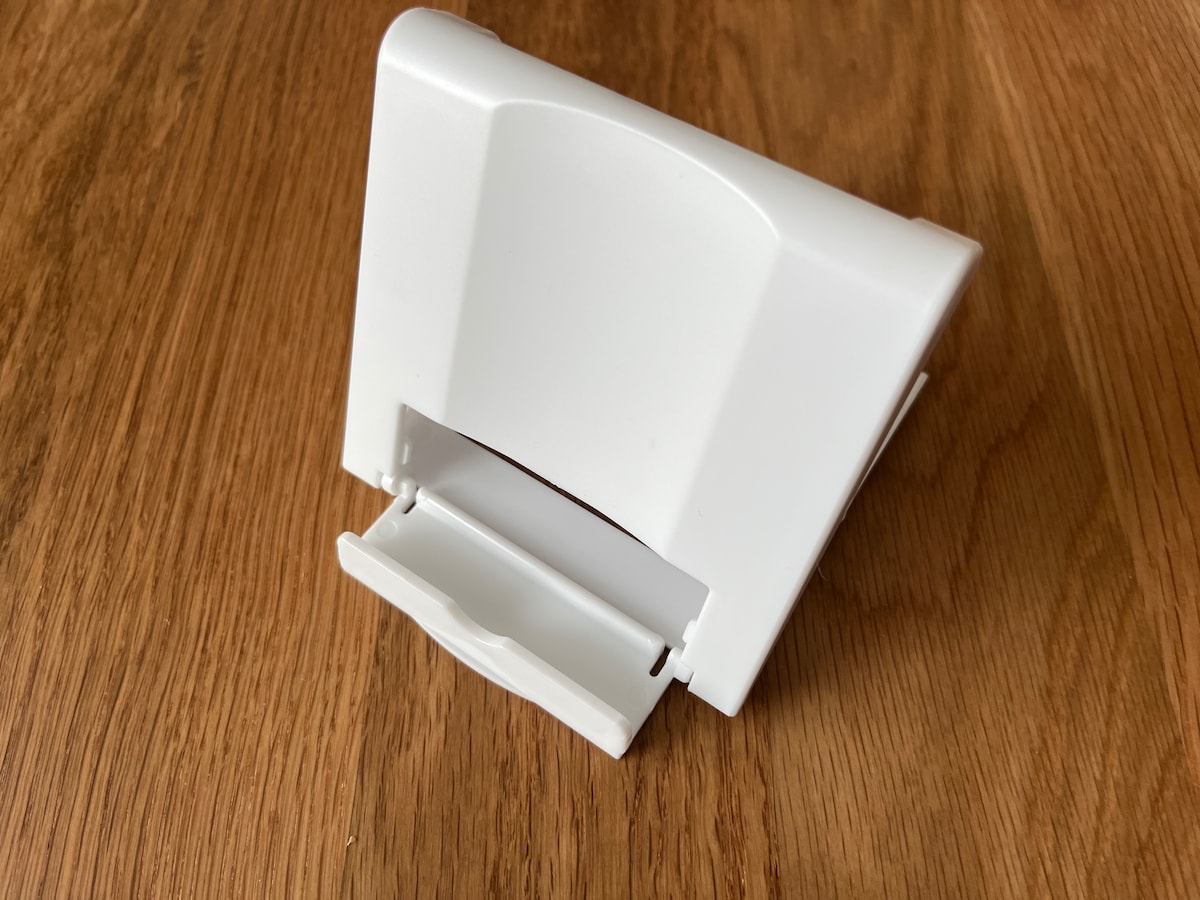 100均のタブレットスタンドが意外と便利!ダイソー・セリア・キャン★ドゥの売り場をチェック