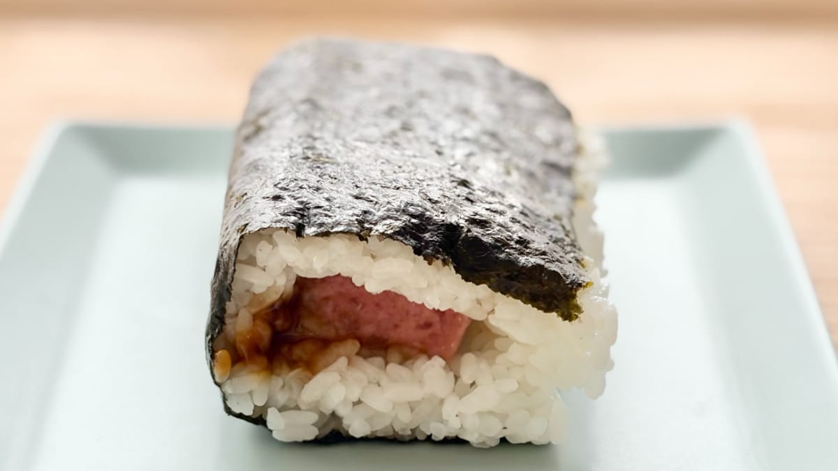 豪華おにぎり出たっ!【ローソン】にまるで“丼”のワンハンドグルメ