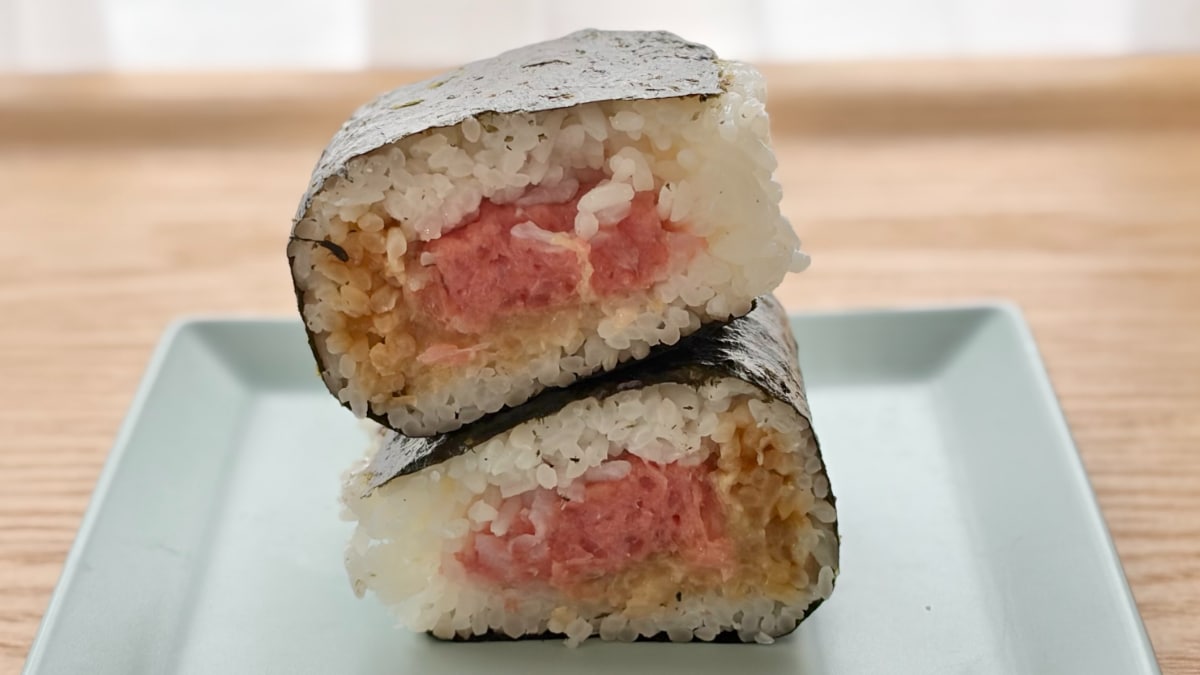 豪華おにぎり出たっ!【ローソン】にまるで“丼”のワンハンドグルメ