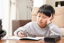 普段から「勝手にお金を使わないこと」を教えていたのに……防げなかった8歳息子のゲーム課金。世帯年収850万・35歳女性が痛感したこと