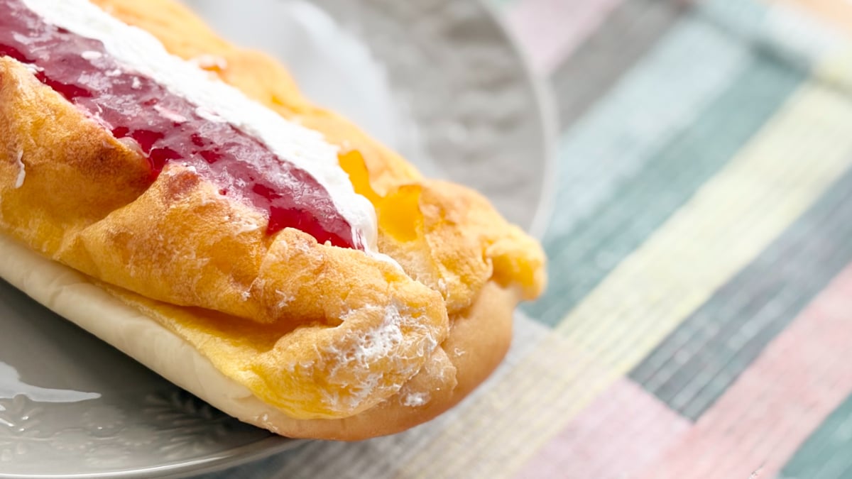 ボリュームも味も大満足！【ローソン】人気コラボのいちごパンが贅沢