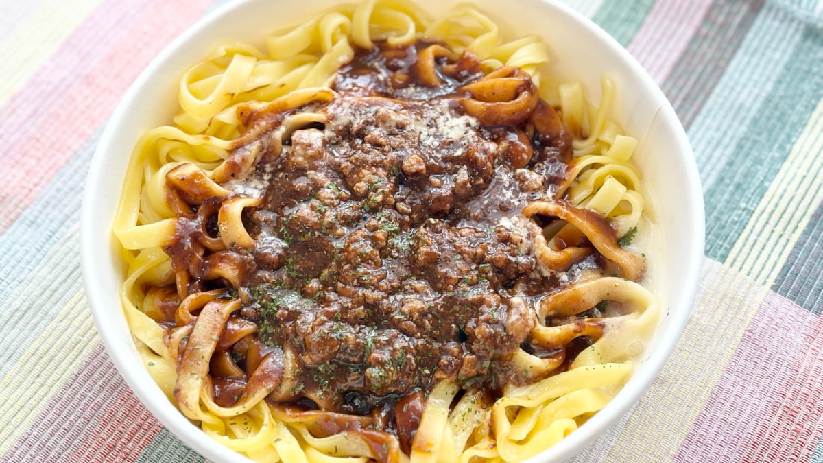 もちもち麺＆コク深い味に大満足【セブン】冷凍“じゃない”方の生パスタ