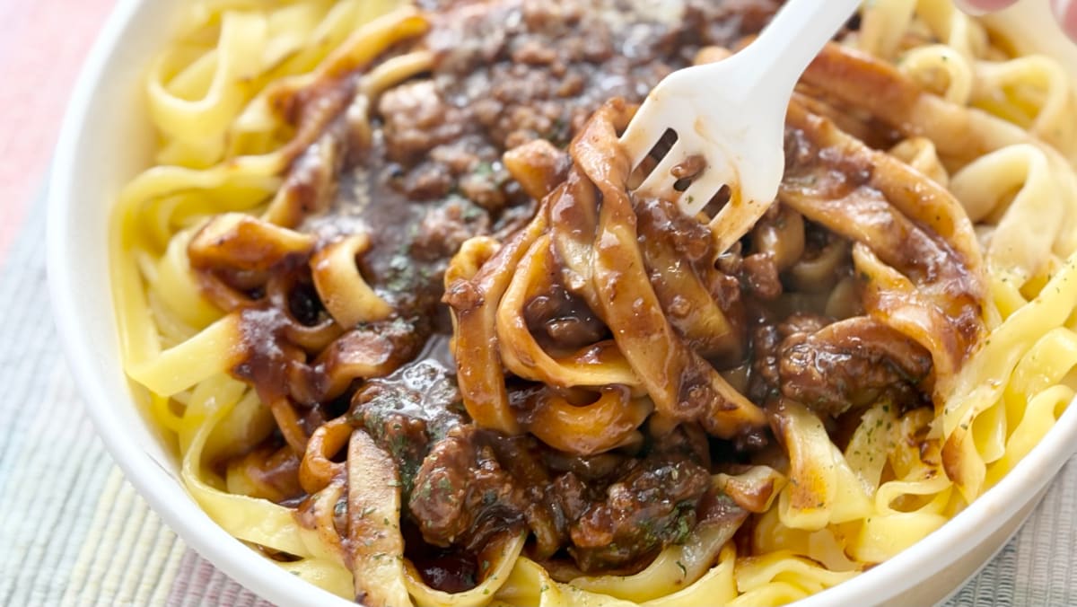 もちもち麺＆コク深い味に大満足【セブン】冷凍“じゃない”方の生パスタ