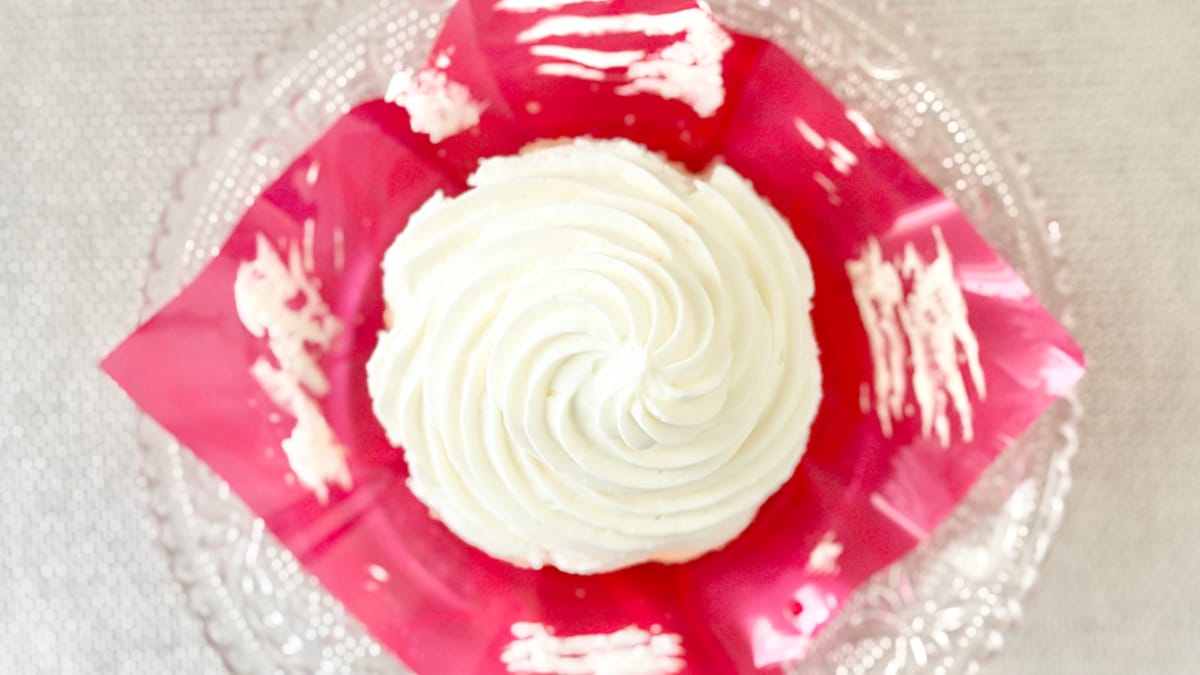 300円超えだけど「それに見合ったお味」【ローソン】の贅沢スイーツ