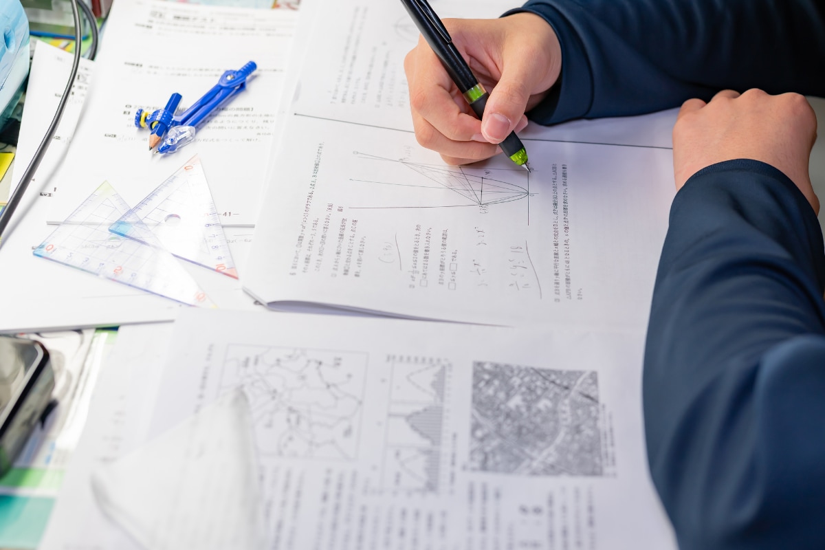 息子への信頼が揺らぐほどの衝撃!世帯年収950万・46歳主婦の息子がスマホの使用時間を守る一方でしていた、思わぬ行動とは?