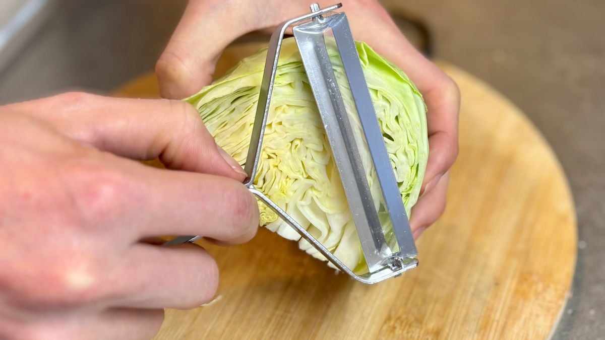 100均の千切りスライサー比較！ まさかの結果に驚き…結局おすすめはどれ？ 【ダイソー・セリア・キャンドゥ】