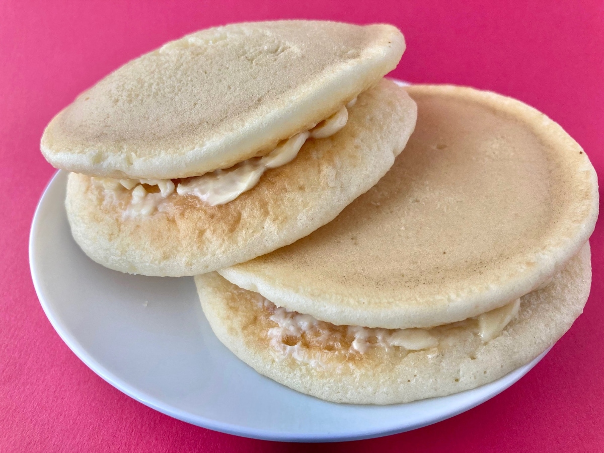 間違いない！ちょっぴり背徳感？【ローソン】「あんバター」をサンドしたふわもちパンケーキ