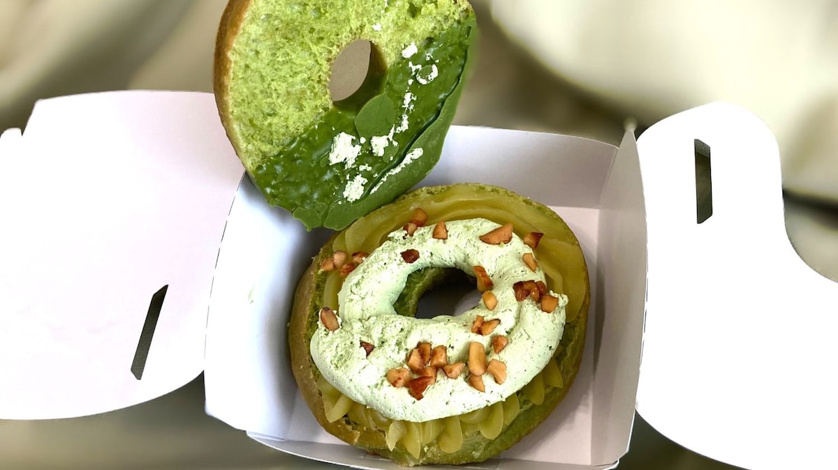 「これはドーナツバーガー」「一番好き」【ミスド】ふわもち食感が激うまい！リピ確定の新作は必見