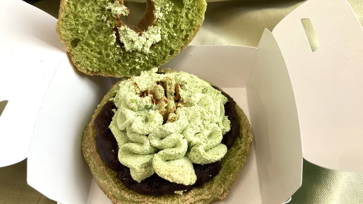 「これはドーナツバーガー」「一番好き」【ミスド】ふわもち食感が激うまい！リピ確定の新作は必見