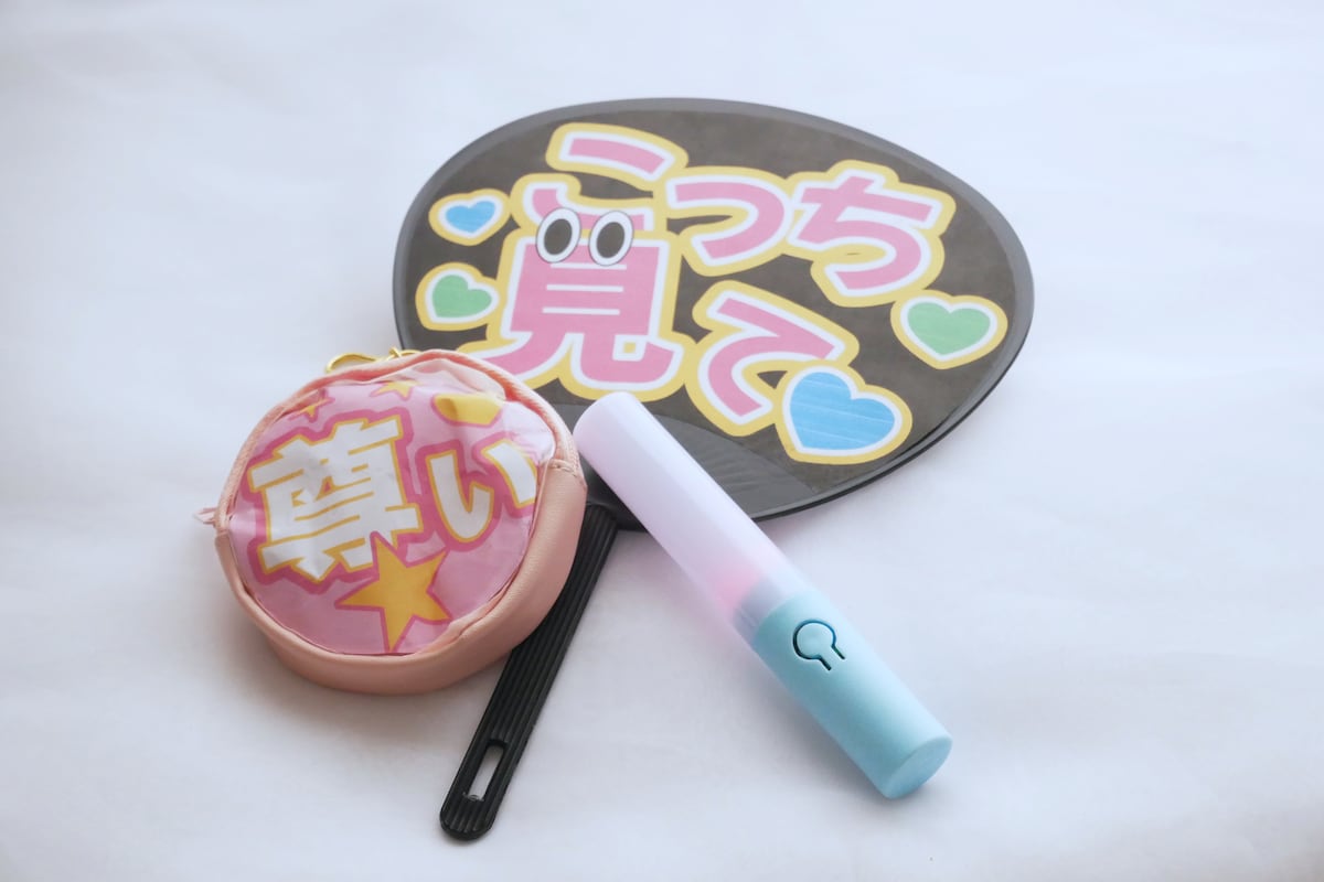 「絶対オタクにならない」宣言の美形外国人が来日後に激変！中川翔子さんの双子お祝いとiPhone容量術