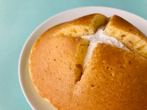 「150円とは思えない！」「ほんとうにたっぷり！」【セブン】「北海道牛乳のたっぷりホイップパンケーキ」