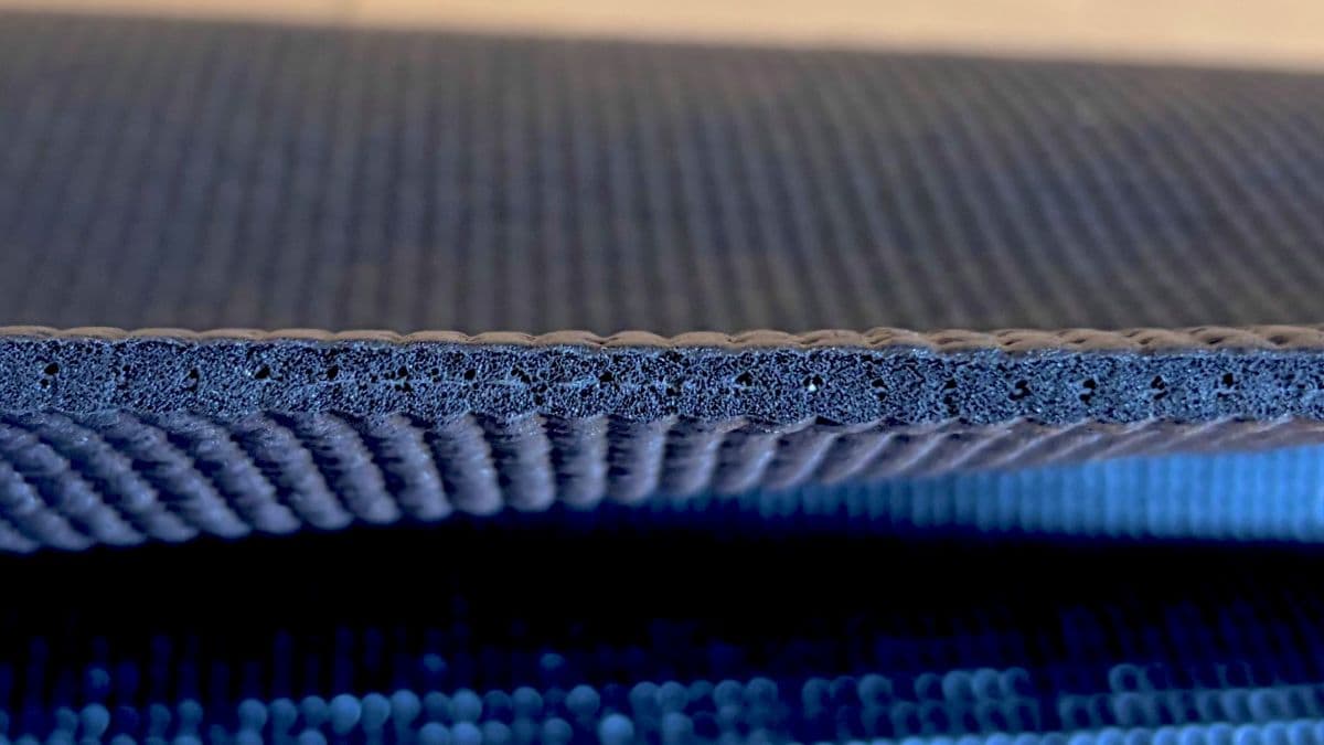 【ダイソー】「ヨガマット」買ってみた！ 初心者でも試しやすいコスパに感動！