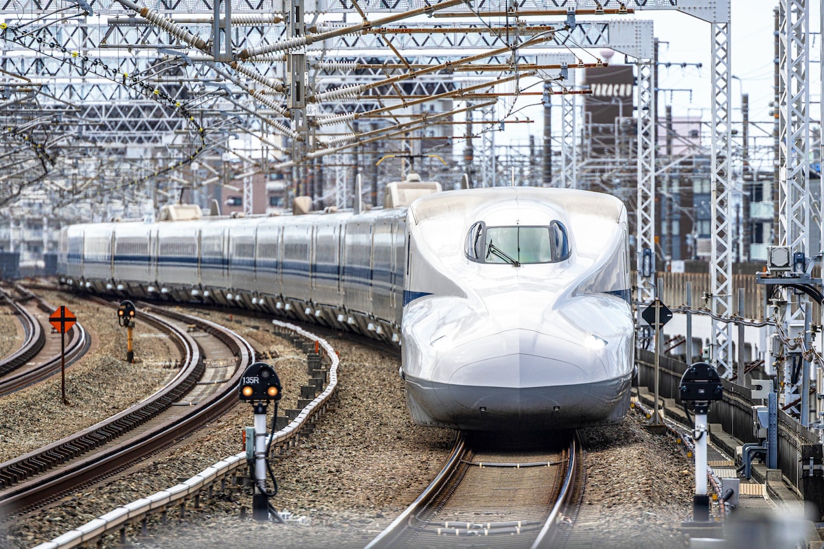 新幹線トラブルの一部始終！車内を救った年配男性の一言とは？そのほか「嵐」の名曲ジャケ写公開時のファンの声も