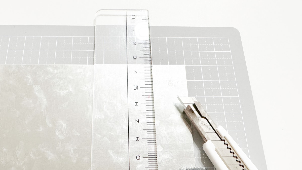 【100均】スチールプレートでDIYが楽しくなる♪カットできるかも検証