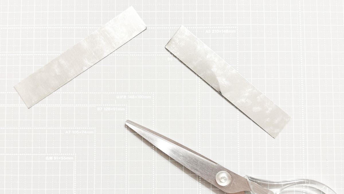 【100均】スチールプレートでDIYが楽しくなる♪カットできるかも検証