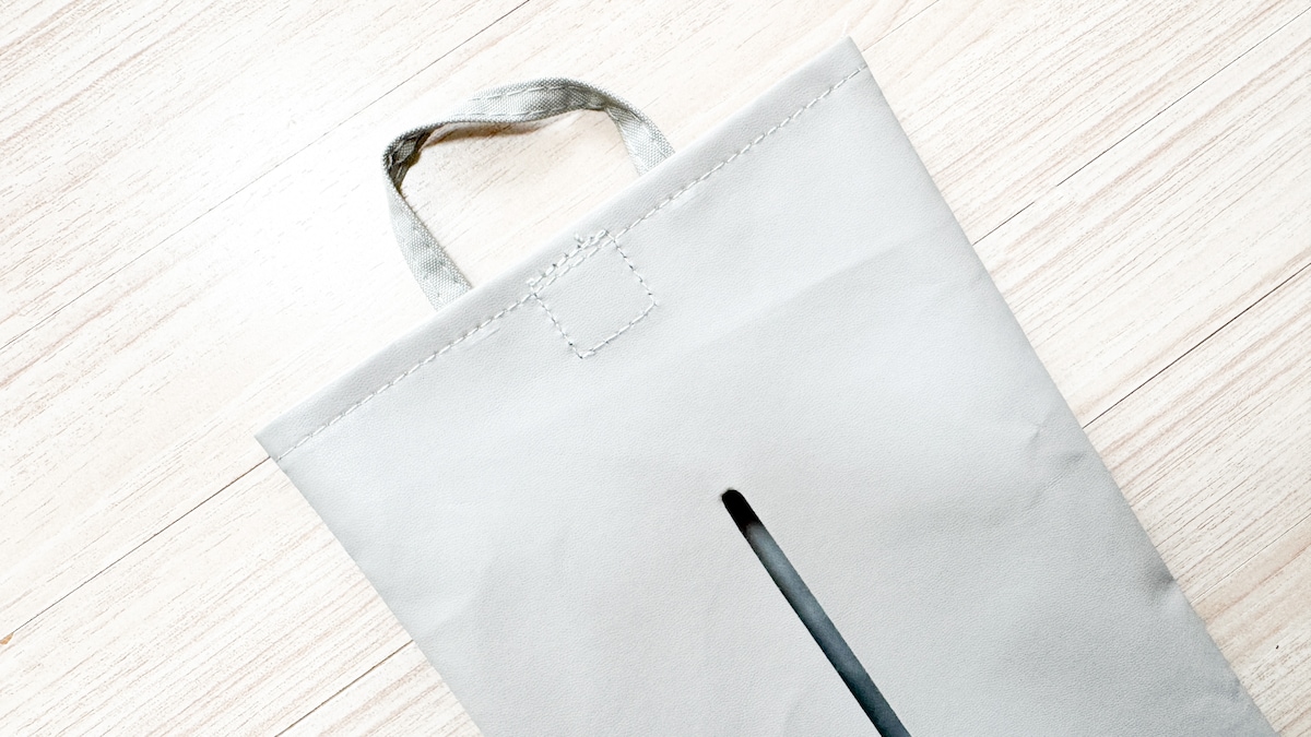 【100均】レジ袋・ポリ袋収納おすすめ8選！たたまなくてOKなものも紹介