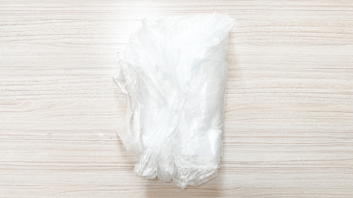 【100均】レジ袋・ポリ袋収納おすすめ8選！たたまなくてOKなものも紹介