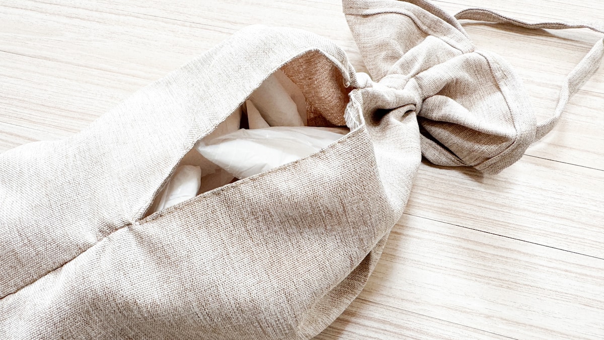 【100均】レジ袋・ポリ袋収納おすすめ8選！たたまなくてOKなものも紹介