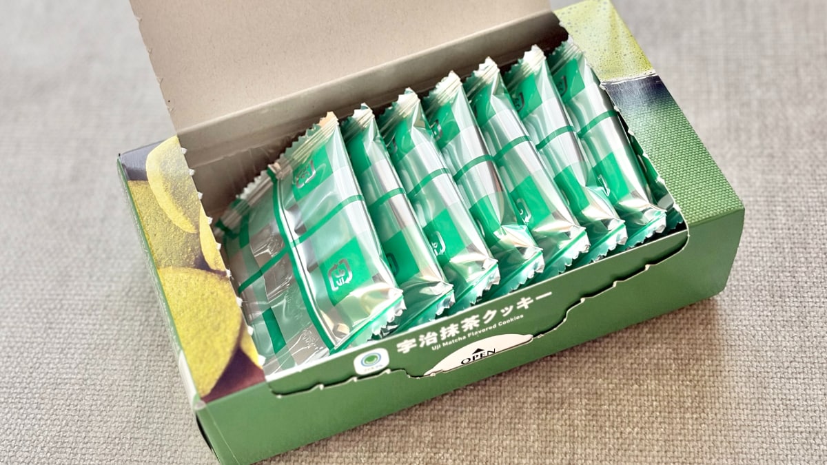 抹茶ならではの渋みとほろ苦さが贅沢!【ファミマ】のサクサククッキー