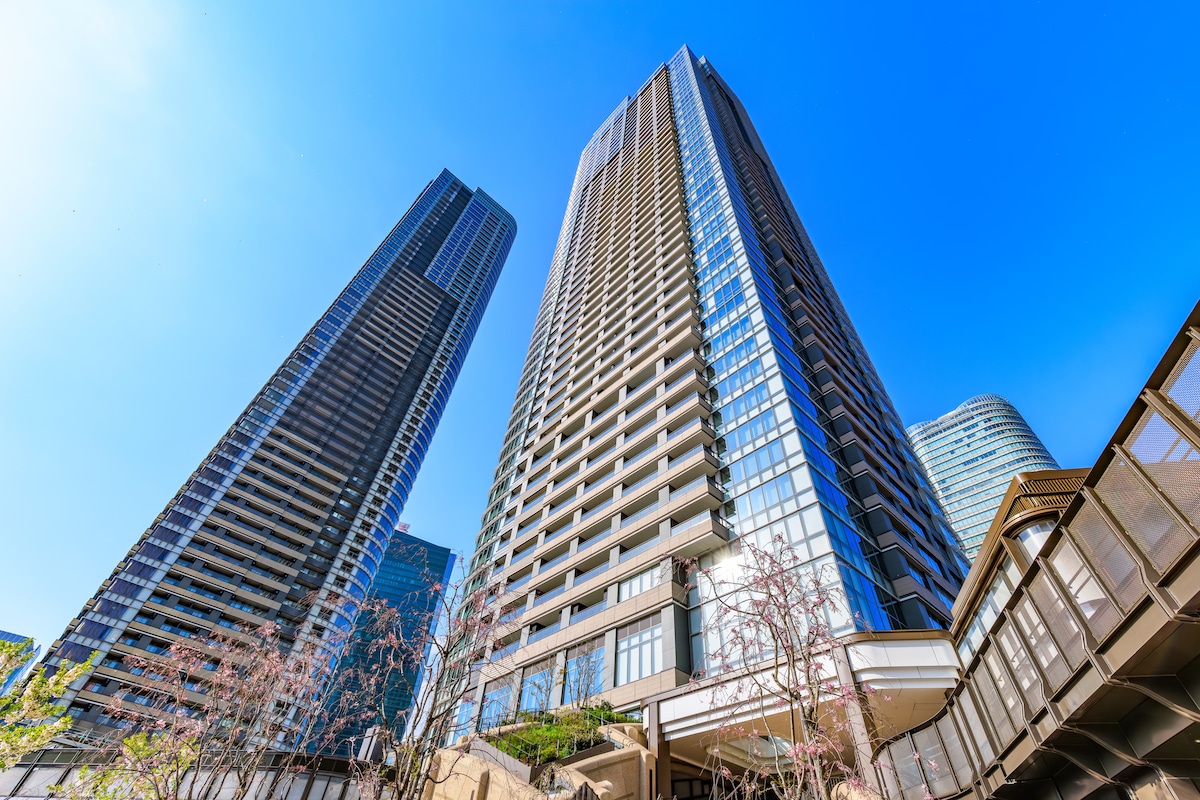 夫急逝で義母が「出てけ」と非情宣告。港区BMW生活の残酷な末路と80歳独居父が選んだシェアハウス