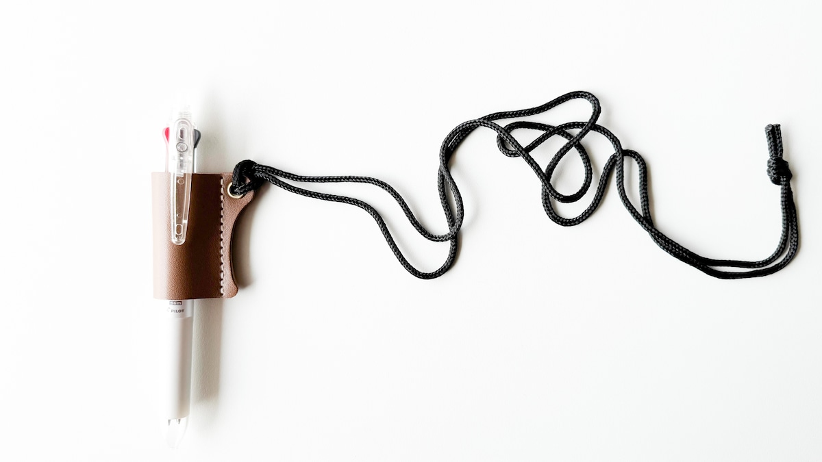 100均のペンホルダーが優秀！売り場も解説【セリア・ダイソー】